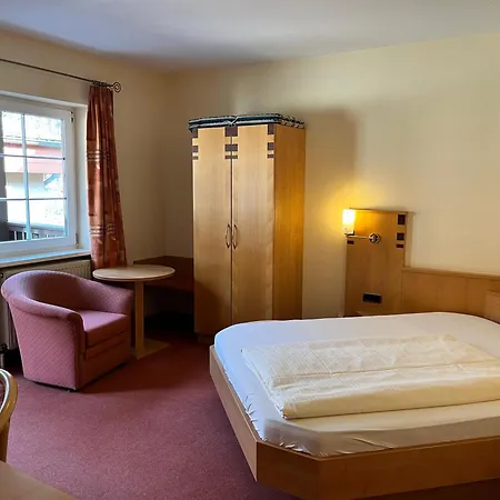 Haus Neugebauer-gaestehaus Garni *