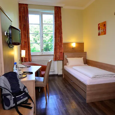 Haus Neugebauer-gaestehaus Garni Country house *