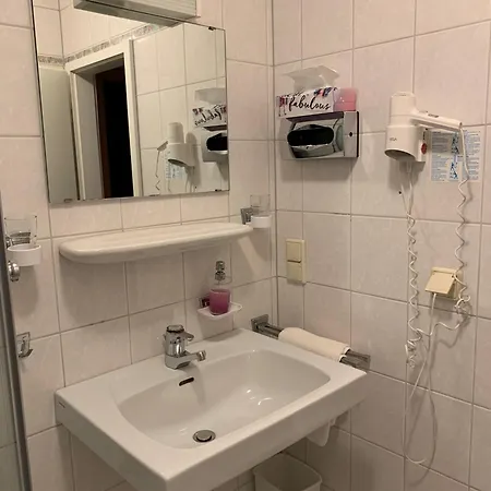 Haus Neugebauer-gaestehaus Garni *